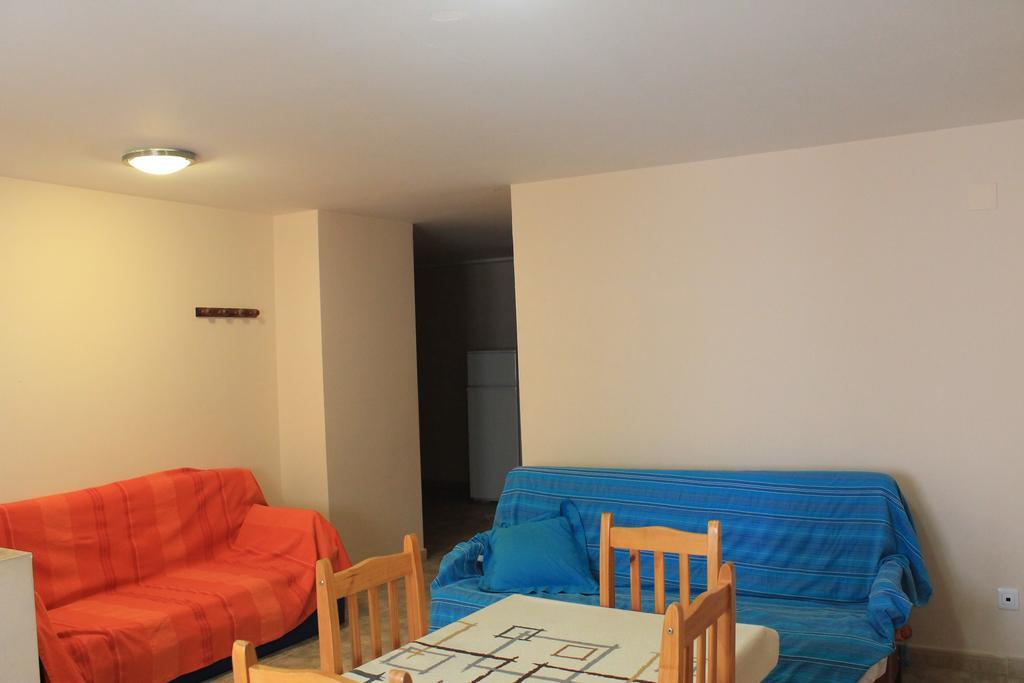 Apartamentos Turisticos Rosario Camarena de la Sierra Rum bild