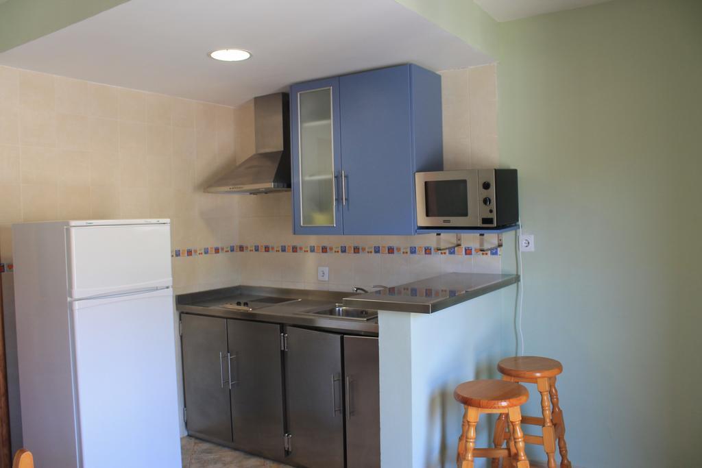 Apartamentos Turisticos Rosario Camarena de la Sierra Rum bild